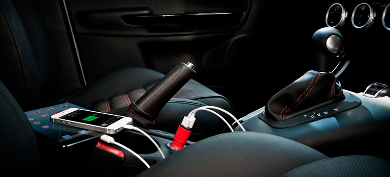 Автомобильное зарядное устройство Capdase Dual USB Car Charger Ampo T2 для iPhone, iPod & iPad - цвет красный
