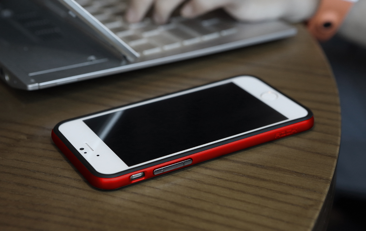 Силиконовый чехол Rock Royce Series для Apple iPhone 6 (4.7") - черно-красный