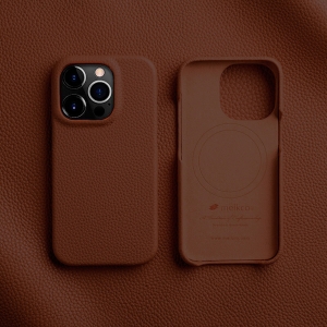 Кожаный чехол накладка с Magsafe Melkco Origin Regal Snap Pro Cover для iPhone 15 Pro Max, коричневый
